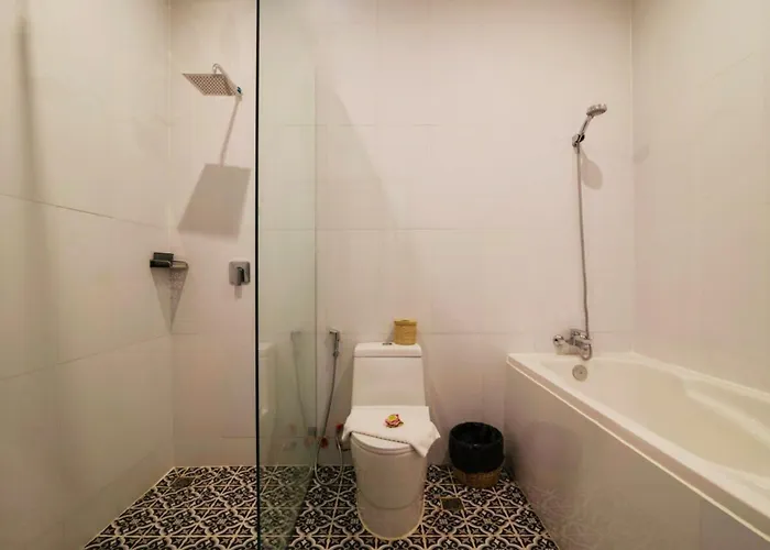Angkor Land House Hotel 4*